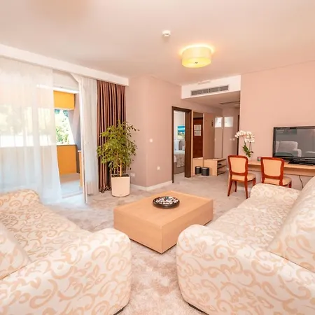 Garden City Отель 4*
